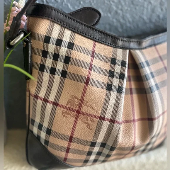 Burberry Haymarket Check Coated Canvas Crossbody Bag Excellent Condition - Picture 9 of 17